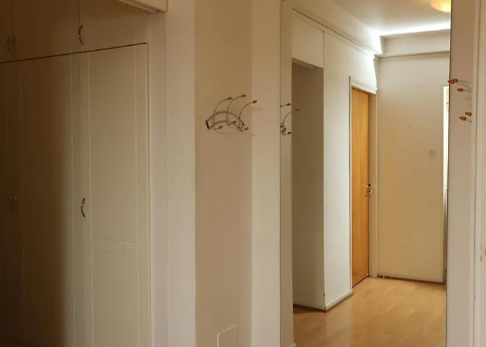 Big, Modern Flat For 6 - Heart Of * ヨエンスー